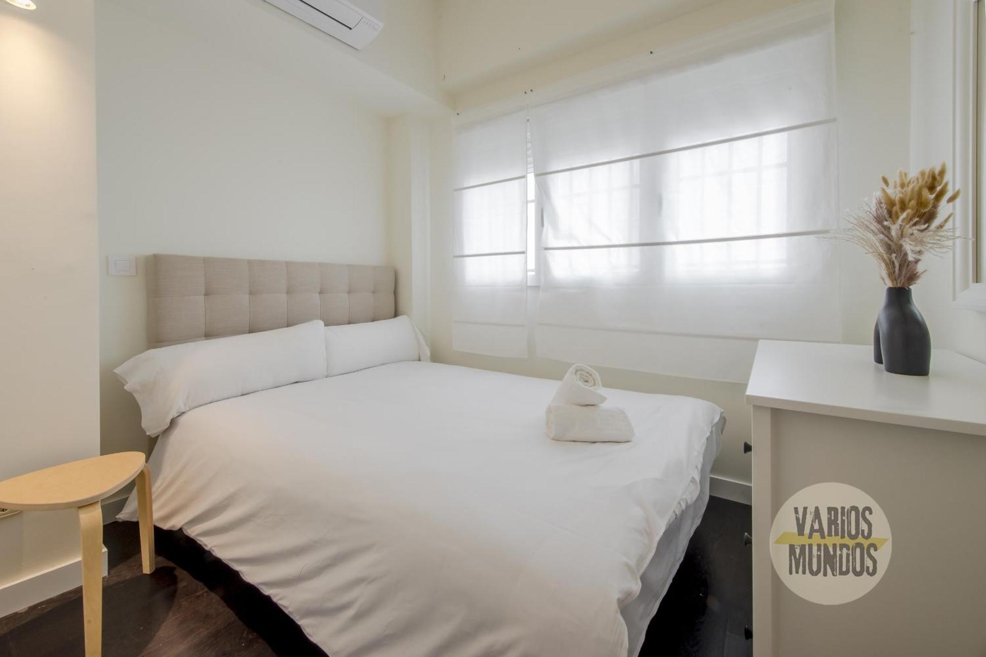 Tiny Apt Para 3Pax En La Plaza De Chueca Мадрид Экстерьер фото
