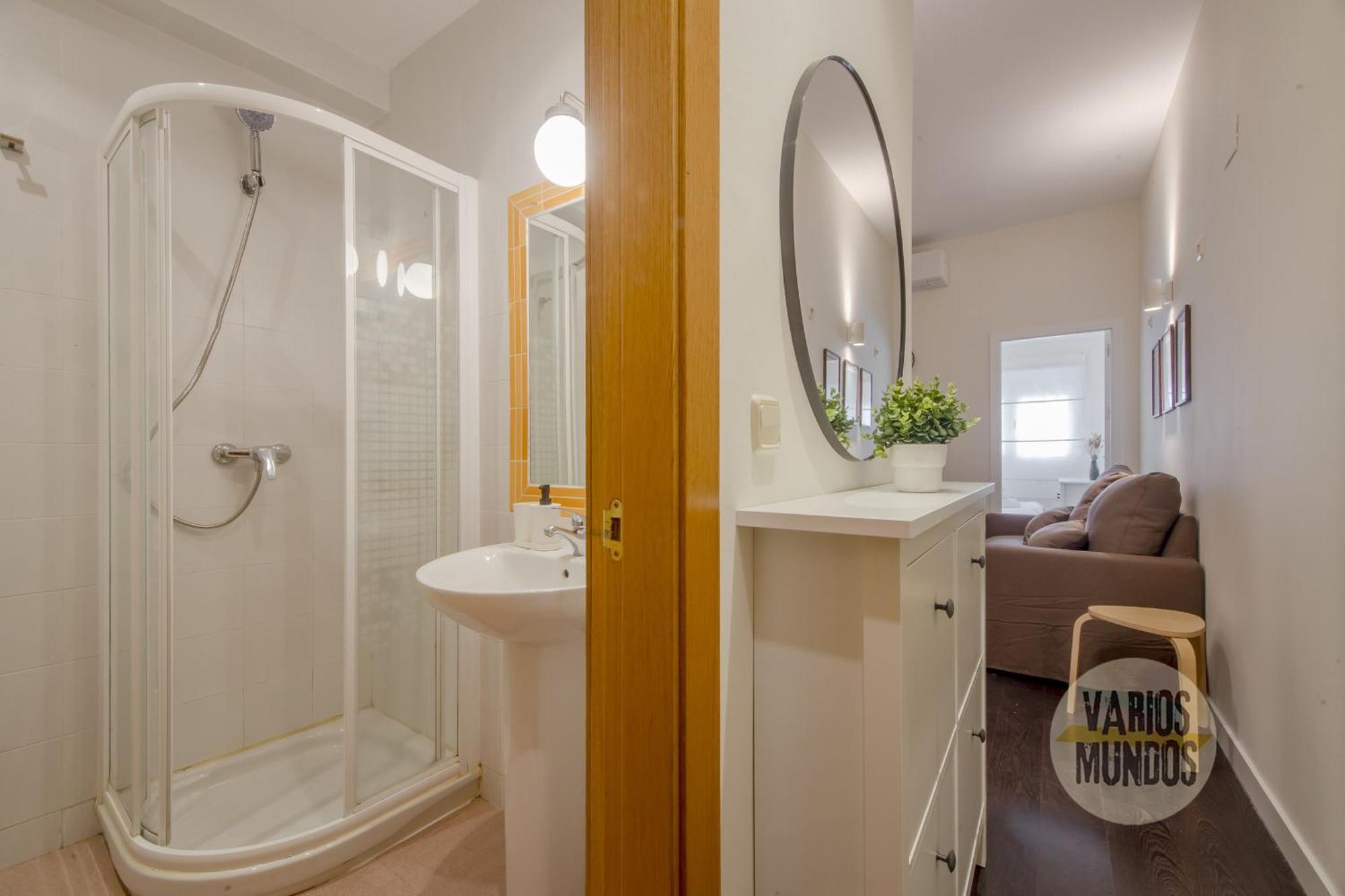 Tiny Apt Para 3Pax En La Plaza De Chueca Мадрид Экстерьер фото